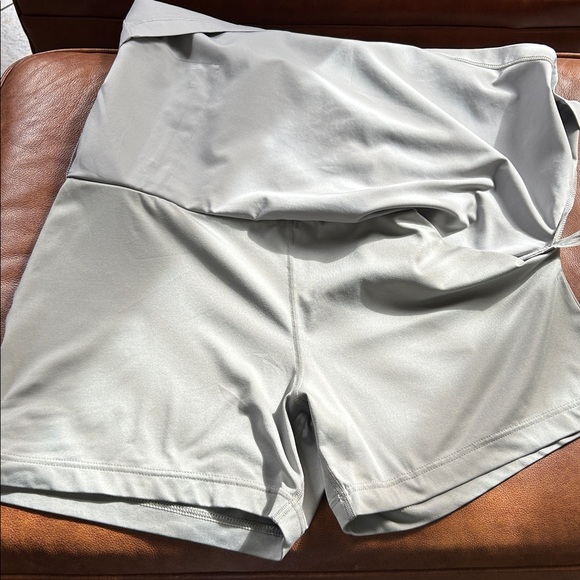 FILA Sport Golf Side Zipper Skort. It is a light Olive Green, Size 14” - Picture 6 of 7
